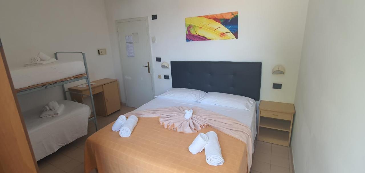 Hotel Vela Azzurra 里米尼 外观 照片