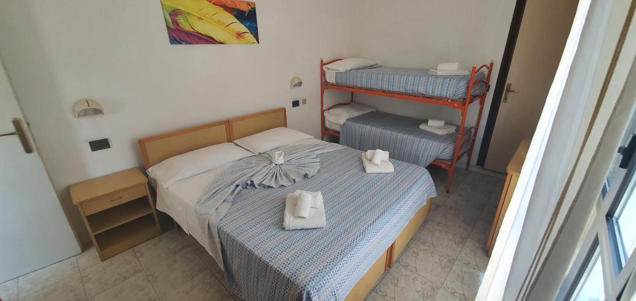 Hotel Vela Azzurra 里米尼 外观 照片