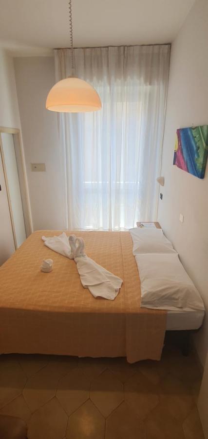 Hotel Vela Azzurra 里米尼 外观 照片