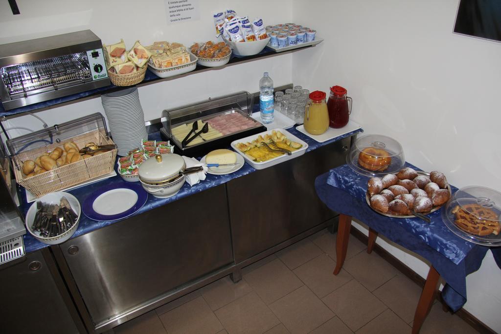 Hotel Vela Azzurra 里米尼 外观 照片