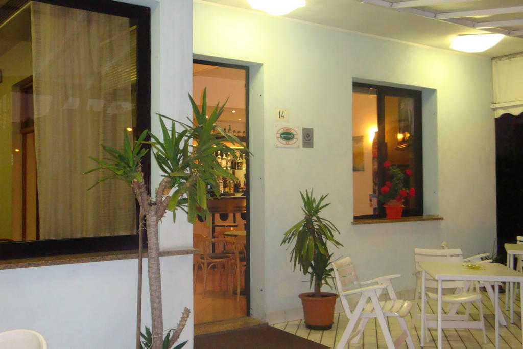 Hotel Vela Azzurra 里米尼 外观 照片