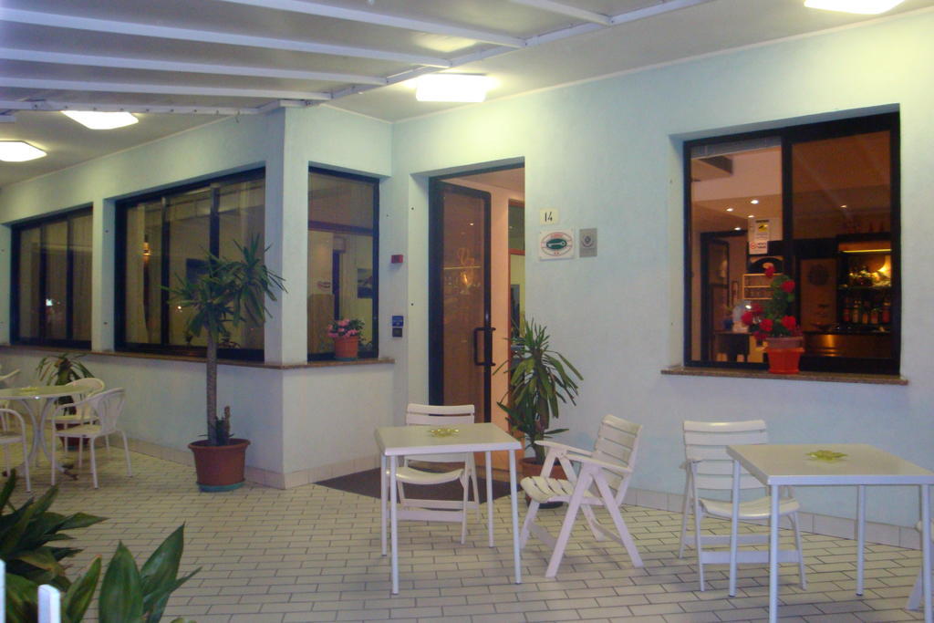 Hotel Vela Azzurra 里米尼 外观 照片