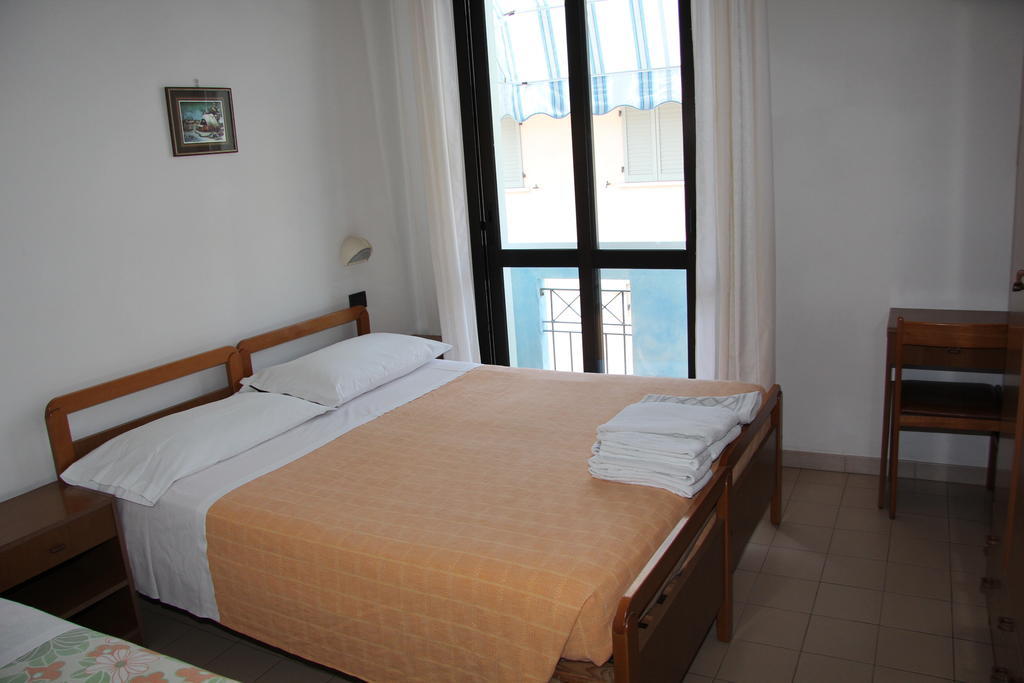 Hotel Vela Azzurra 里米尼 外观 照片