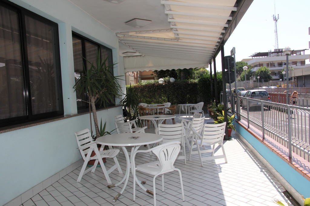 Hotel Vela Azzurra 里米尼 外观 照片