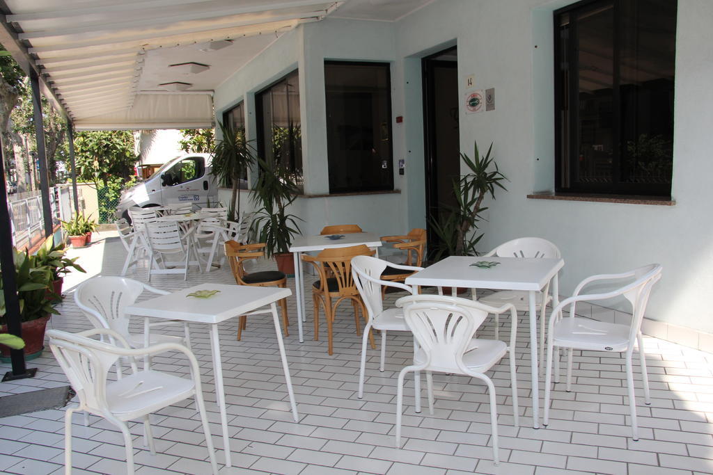 Hotel Vela Azzurra 里米尼 外观 照片