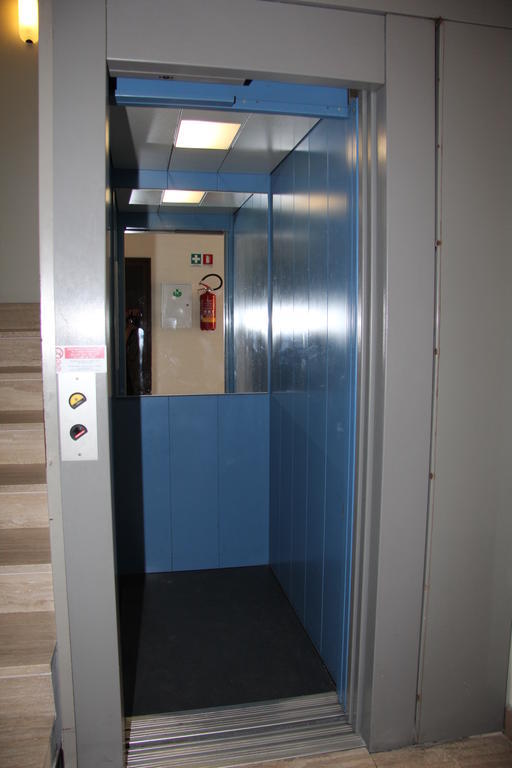 Hotel Vela Azzurra 里米尼 外观 照片
